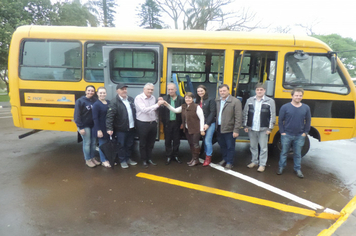 Pejuçara recebe novo ônibus para o Transporte Escolar. 