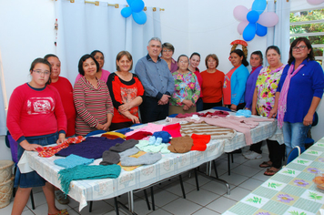 CRAS: curso de tricô