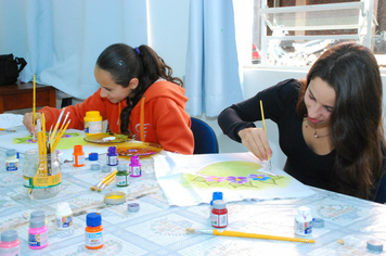 Senar concluiu Curso de tingimento e pintura em tecidos