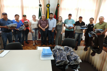 Motoristas do Transporte Escolar recebem kits para o trabalho diário