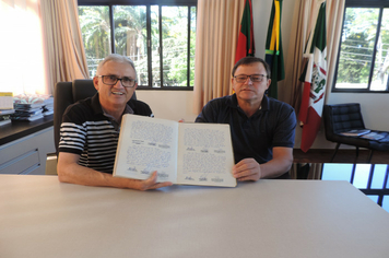 Marcos Villani assume o comando do Município