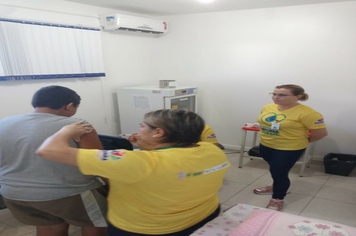 Mais de 200 pessoas foram ao Centro Municipal de Saúde no dia D contra o Sarampo