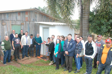 Administração entrega novos módulos sanitários