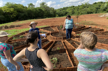 Emater entrega relatório de atividades ao prefeito Buzzatti