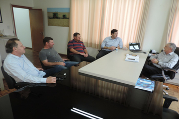 Prefeito Buzzatti recebe visita do deputado Biolchi