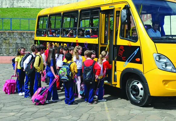 Transporte escolar na cidade 