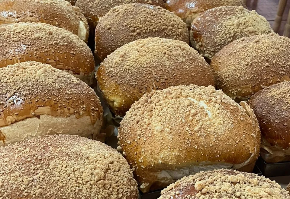 As cucas e os pães já estão disponíveis para compra