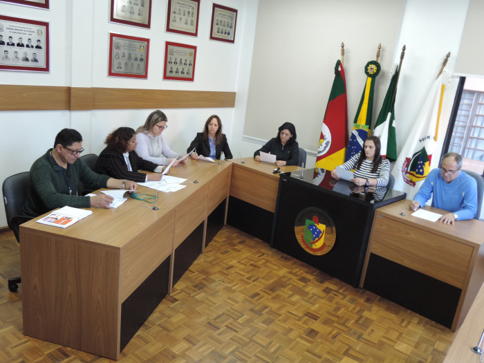 Integrantes discutem reestruturação e fortalecimento dos Conselhos Tutelares e Condicas