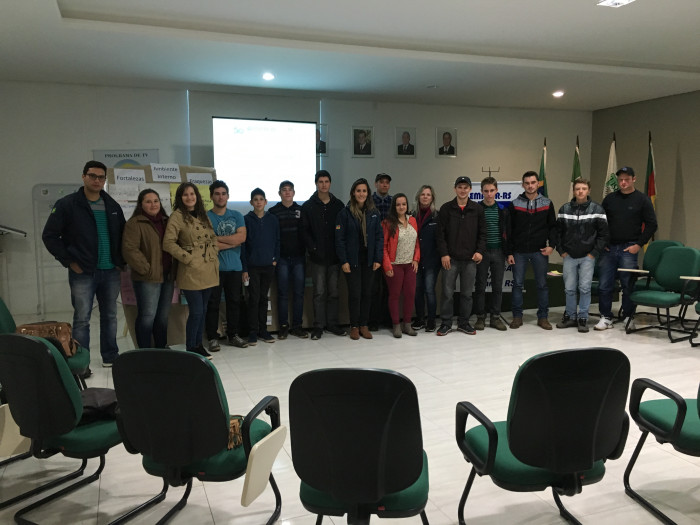 Emater realiza I Encontro de Jovens Rurais em Pejuçara