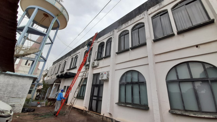 Sexta-Feira foi de Sanitização e embelezamento do prédio do Centro Administrativo Municipal