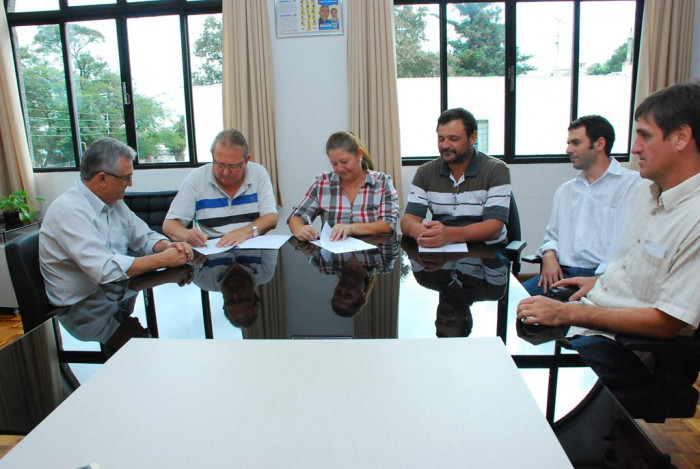 Novo britador: contrato assinado