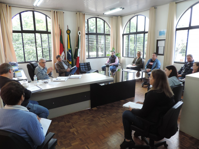 Administração Municipal avalia reflexos de enfrentamento à Covid-19 em Pejuçara