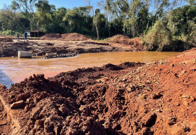 Avançam as obras da construção da nova ponte na linha Cambará