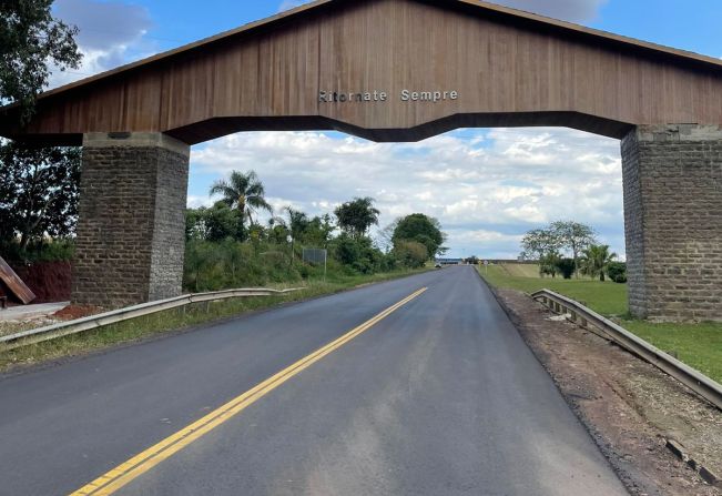 Pórtico da ERS 553- Colocação de piso intertravado