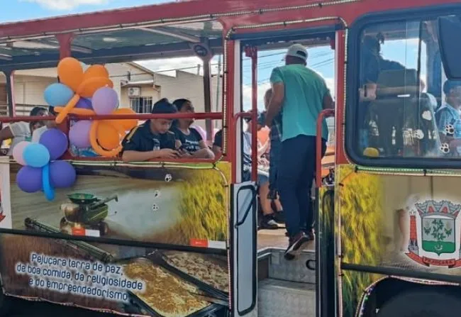 Confira os dias e horários da Casinha do Papai Noel e dos passeios de dindim