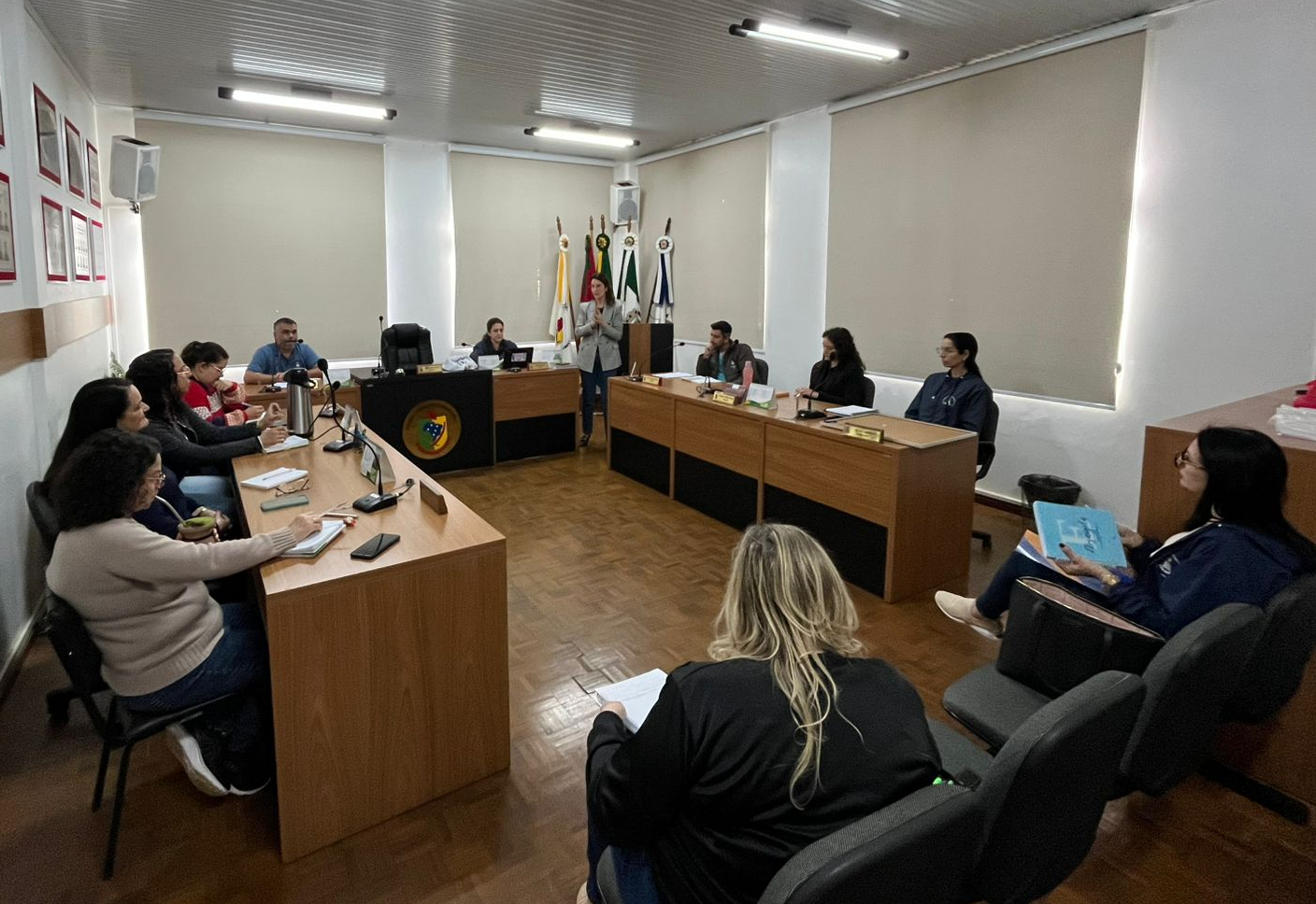 Reunião da RAE-FICAI discute estratégias de enfrentamento à evasão e infrequência escolar