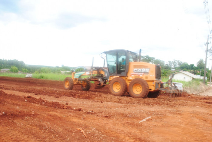 Obras de calçamento vão contemplar dois bairros de Pejuçara