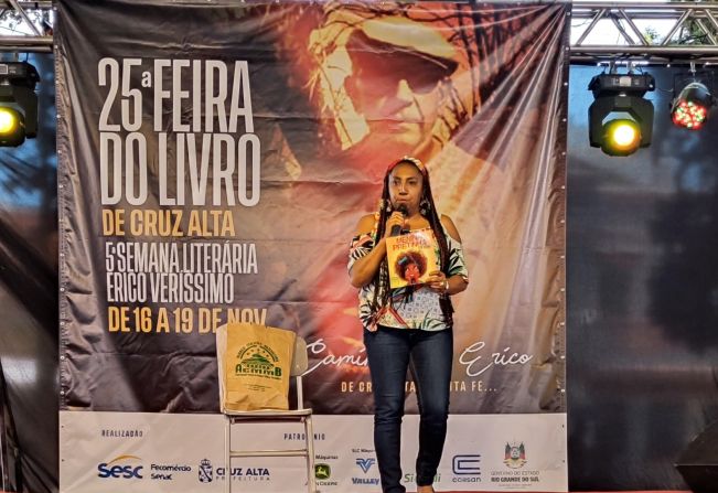 Pejuçara marcou presença na 25° Feira do Livro de Cruz Alta.