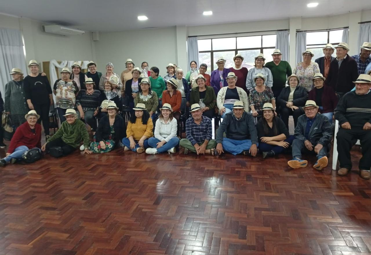 Encerramento do Mês do Idoso reúne integrantes do Grupo Conviver Melhor em momento de reflexão