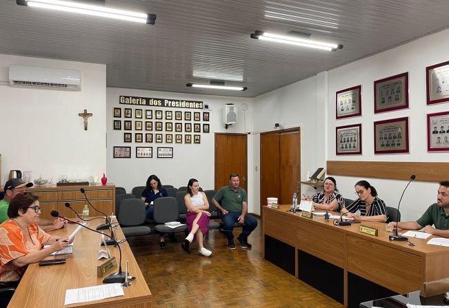 Reunião trata da programação natalina no município