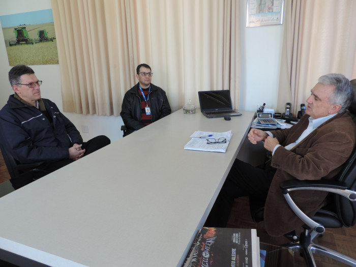 Prefeito Eduardo Buzzatti recebe visita do Gerente de Agronegócio do Banrisul