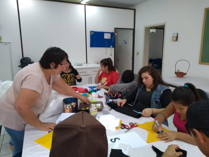 Classe de Aceleração participa de oficinas no CRAS