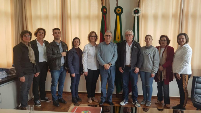 Prefeito empossa novos integrantes do Conselho Municipal de Cultura