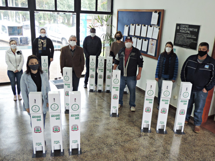 Totens de higienização são entregues para secretarias 