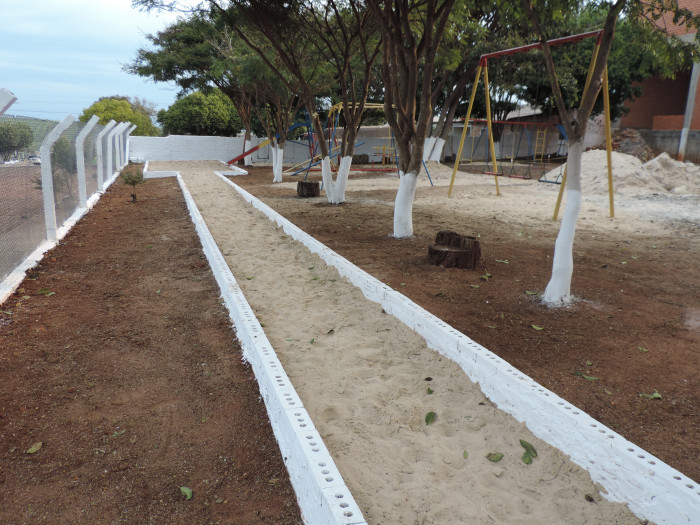 EMEF Pejuçara tem pista de saltos e pracinha revitalizados