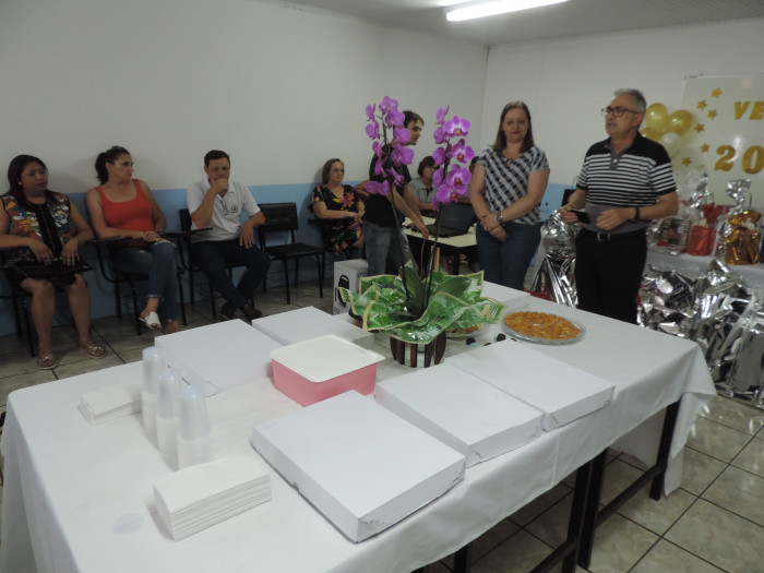 Prefeito anuncia liberação de verba de 1,3 milhão em confraternização com servidores