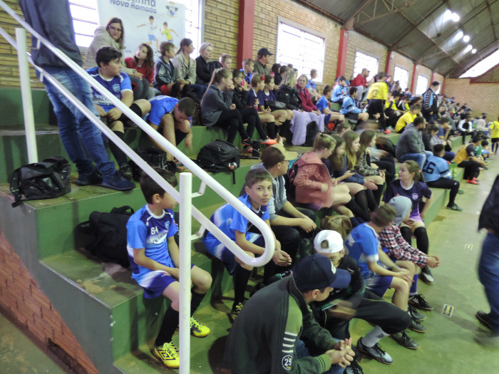 Bom público prestigiou rodada de abertura do intermunicipal de futsal