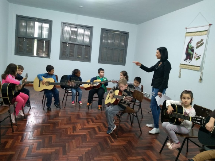 Oficinas de música contribuem para o desenvolvimento dos Alunos da EMEI 