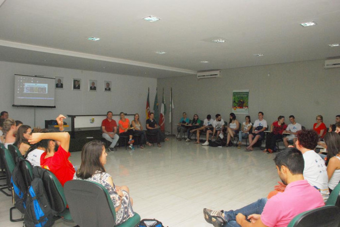 ALUNOS DO VER-SUS DIALOGAM COM GESTORES E PROFISSIONAIS DE SAÚDE