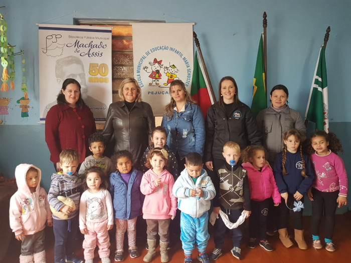 Biblioteca pública recebe homenagens pelo cinquentenário