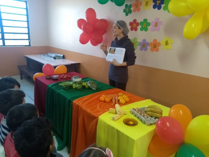 Atividade para alunos da Escola Municipal elenca importância da alimentação saudável 