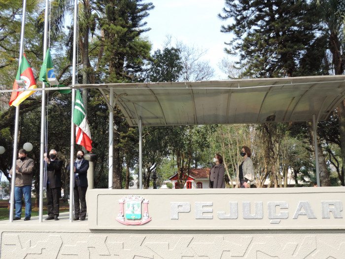 Ato de abertura da Semana da Pátria homenageia pracinhas e Grupo Girassol