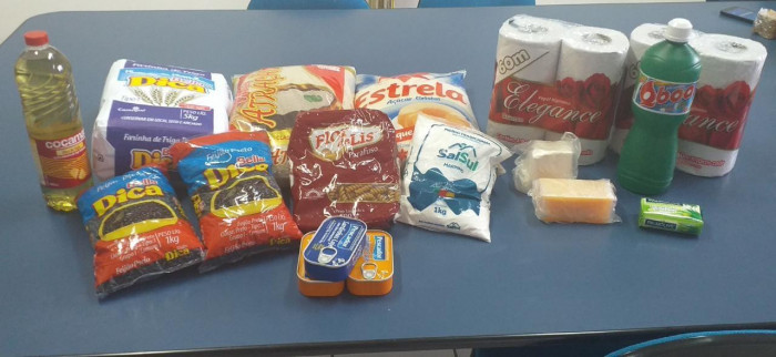 Famílias em situação de vulnerabilidade recebem cestas básicas emergenciais