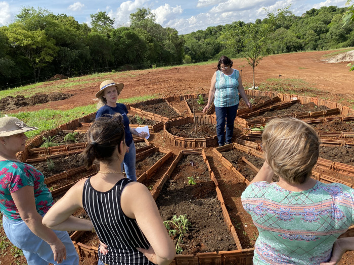 Emater entrega relatório de atividades ao prefeito Buzzatti