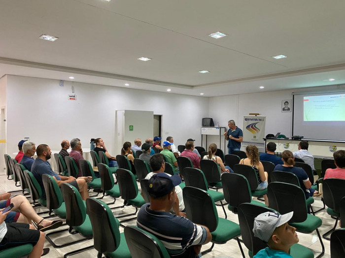 Reunião discute normativas técnicas sobre a qualidade do leite