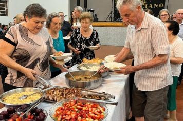 Foto - Réveillon dos Idosos