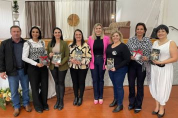 Foto - Lançamento Livro Vidas que Inspiram