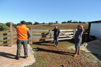 Foto - Ações emergenciais atendem necessidades de famílias no interior