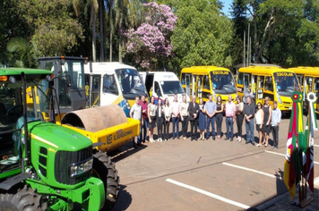Foto - Administração entrega mais de 3 milhões em investimentos