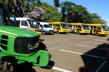 Foto - Administração entrega mais de 3 milhões em investimentos