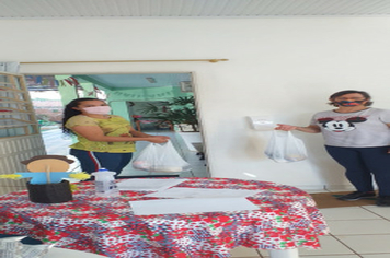 Foto - Assistência Social promove festa junina adaptada