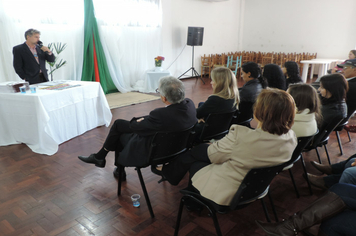Foto - Ato marca entrega de 34 casas aos beneficiários do loteamento Caminho das Palmeiras