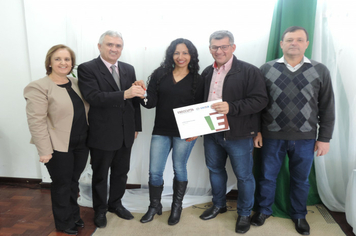 Foto - Ato marca entrega de 34 casas aos beneficiários do loteamento Caminho das Palmeiras