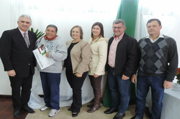 Foto - Ato marca entrega de 34 casas aos beneficiários do loteamento Caminho das Palmeiras