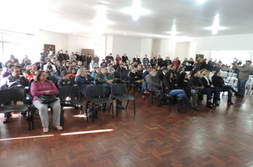 Foto - Ato marca entrega de 34 casas aos beneficiários do loteamento Caminho das Palmeiras