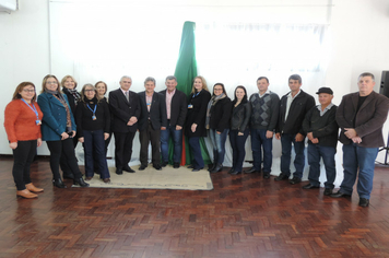 Foto - Ato marca entrega de 34 casas aos beneficiários do loteamento Caminho das Palmeiras